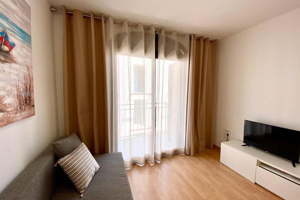 Апартаменти Apartamento Pequeno Y Luminoso En Камбрілс Екстер'єр фото