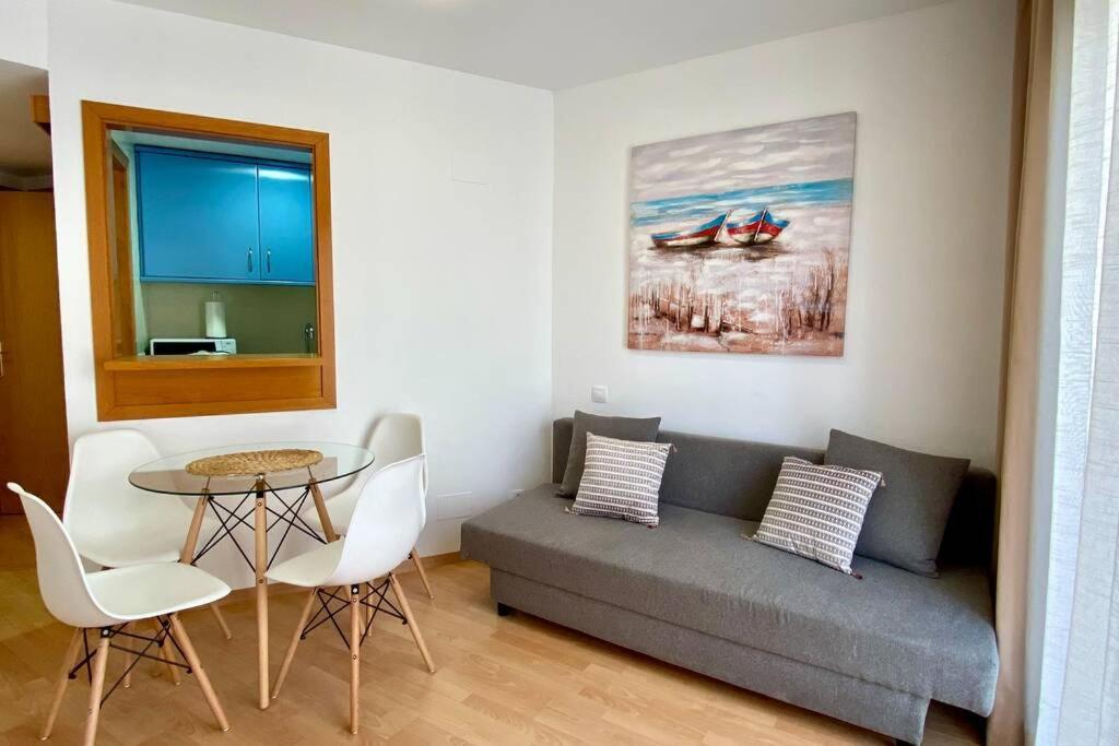 Апартаменти Apartamento Pequeno Y Luminoso En Камбрілс Екстер'єр фото