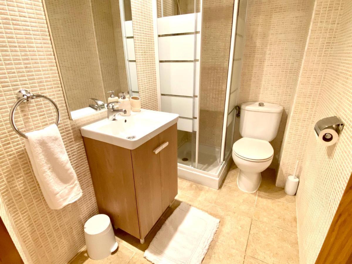 Апартаменти Apartamento Pequeno Y Luminoso En Камбрілс Екстер'єр фото