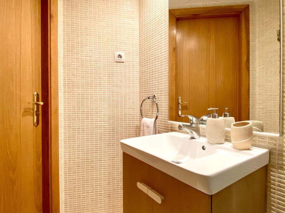 Апартаменти Apartamento Pequeno Y Luminoso En Камбрілс Екстер'єр фото
